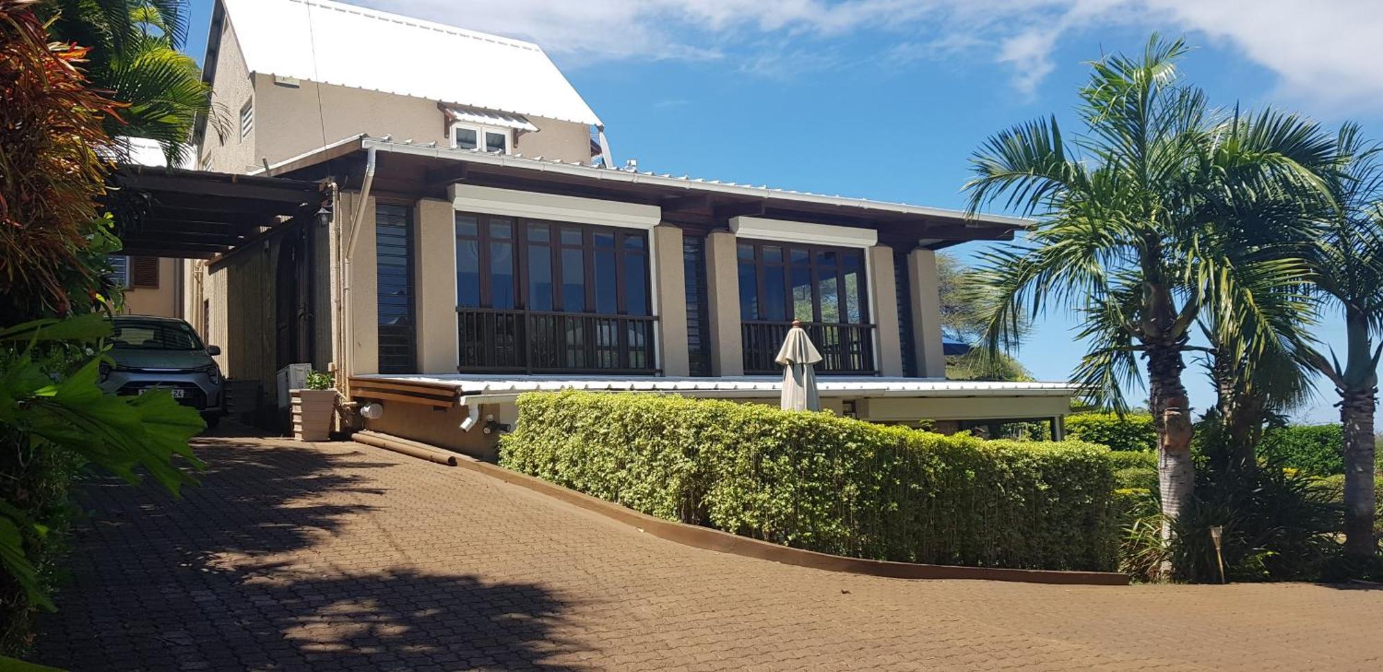Flamboyant Ocean View - Ex Hillside Haven Apartment *