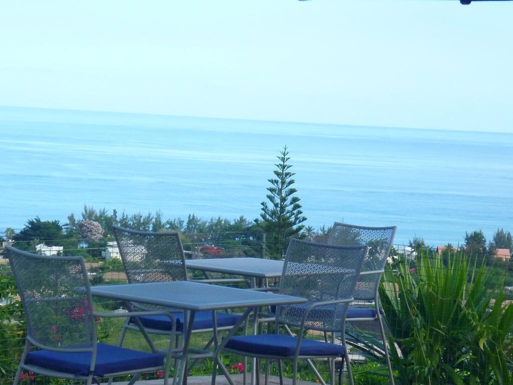 Flamboyant Ocean View - Ex Hillside Haven Apartment